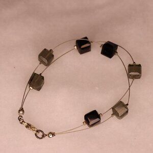 Square cubed black and clear bead and wire delicate bracelet, size small